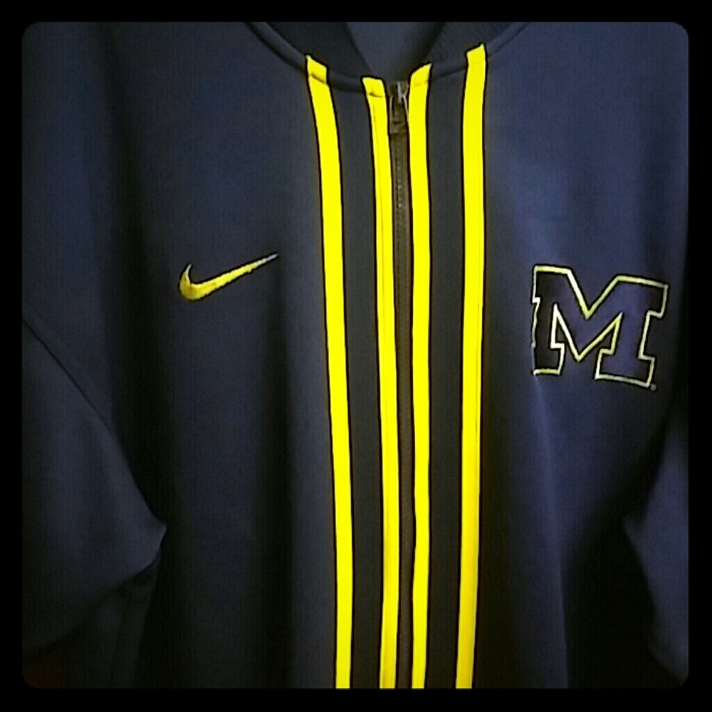 Nike U of M zip up